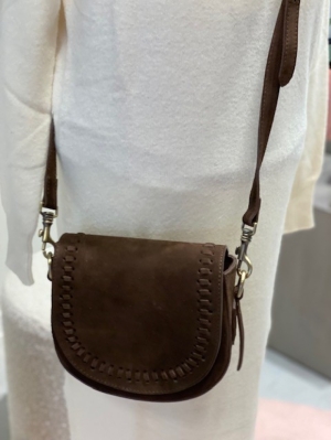 bruin suede schoudertas 