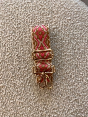 300069 schouderband cognac  roos