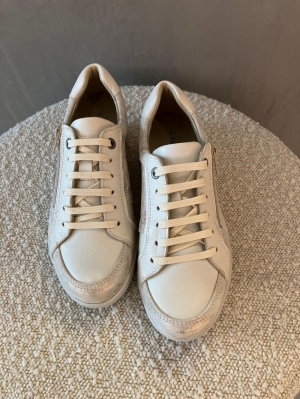 alia off white beige