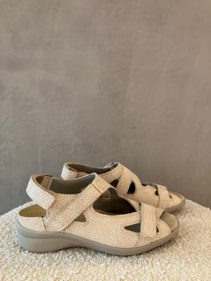yvonne beige beige