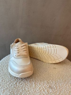 sharon lace beige