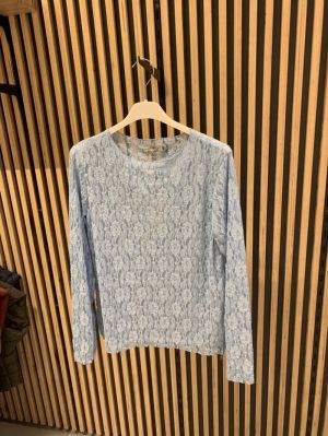 bloesje kant blauw