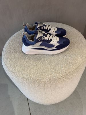 milau blauw